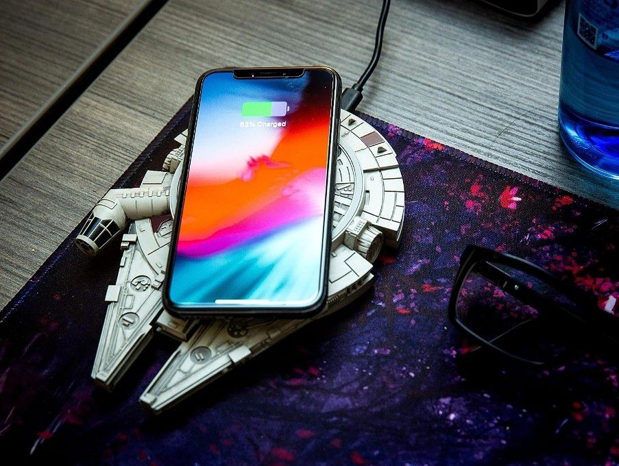 Star Wars Millenium Falcon Wireless Phone Charger (New)