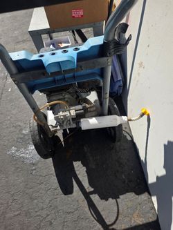 Hidrolavadora de gasolina para lavar carros $70 o mejor oferta.