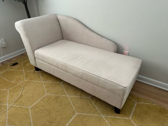 Chaise chair with storage