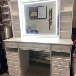 Vanity With Led Ligth New, 2025
