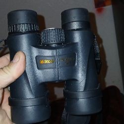 NIKON MONARCH HG 8X42 6.3 WATERPROOF BINOCULARS 