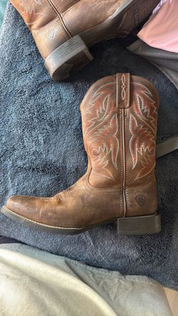 Ariat brown boot size 8