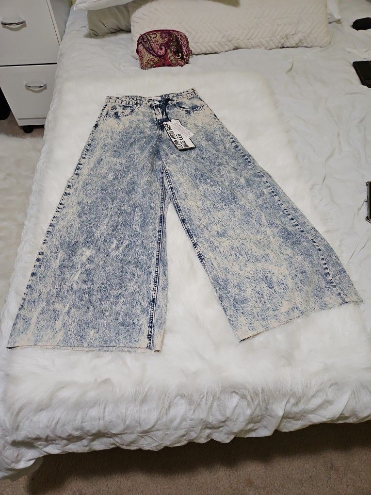 Junior Ultra High Rise Wide Leg Jean