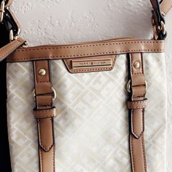 Tommy Hilfiger Crossbody Bag