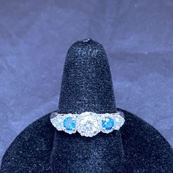 Round White/blue Diamond Ring 