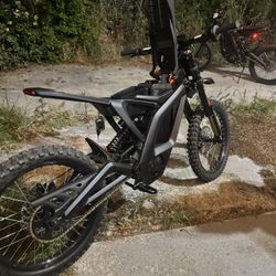Ugbest K2 E-moto BRAND NEW IN BOX/Preassembled