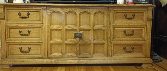 DREXEL HERITAGE Guildhall Collection Solid Walnut Colonial Early American 77"...