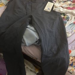  Brand New Size L LULU Lemon Joggers - 30$