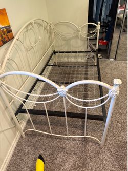 Trundle bed