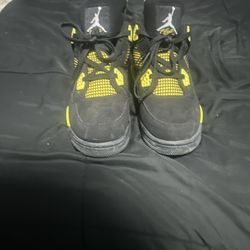 Jordan 4 Yellow Thunder 