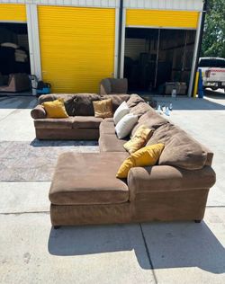 Brown sectional couch !!!