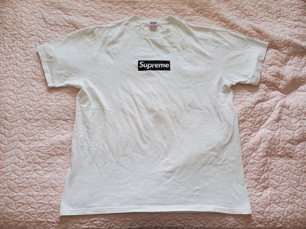 T-Shirt Supreme Paris Box Logo Tee White SS16 Men's Medium for Sale in Fort  Lauderdale, FL - OfferUp