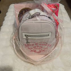 The perfect Valentine’s Day gift for any Juicy Couture lover 💕  This beautifully wrapped Juicy Couture Valentine’s gift basket comes ready to gift an