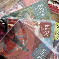 Classic Nancy Drew Illistrated Set
