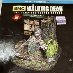 Walking Dead Complete Season 4 Blu-ray DVD  With Statue