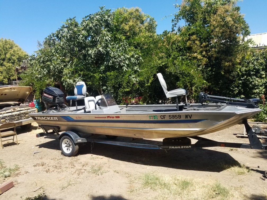 1995 tracker tournament pro 18 bass boat