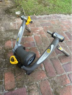 CycleOps JetFluid Pro indoor bike trainer