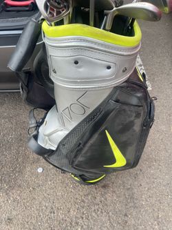 Nike Vapor Golf Staff Bag with rain cover