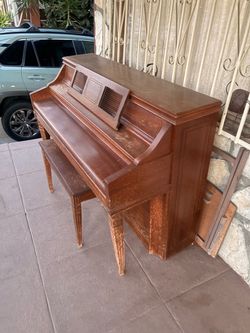 Currier Piano