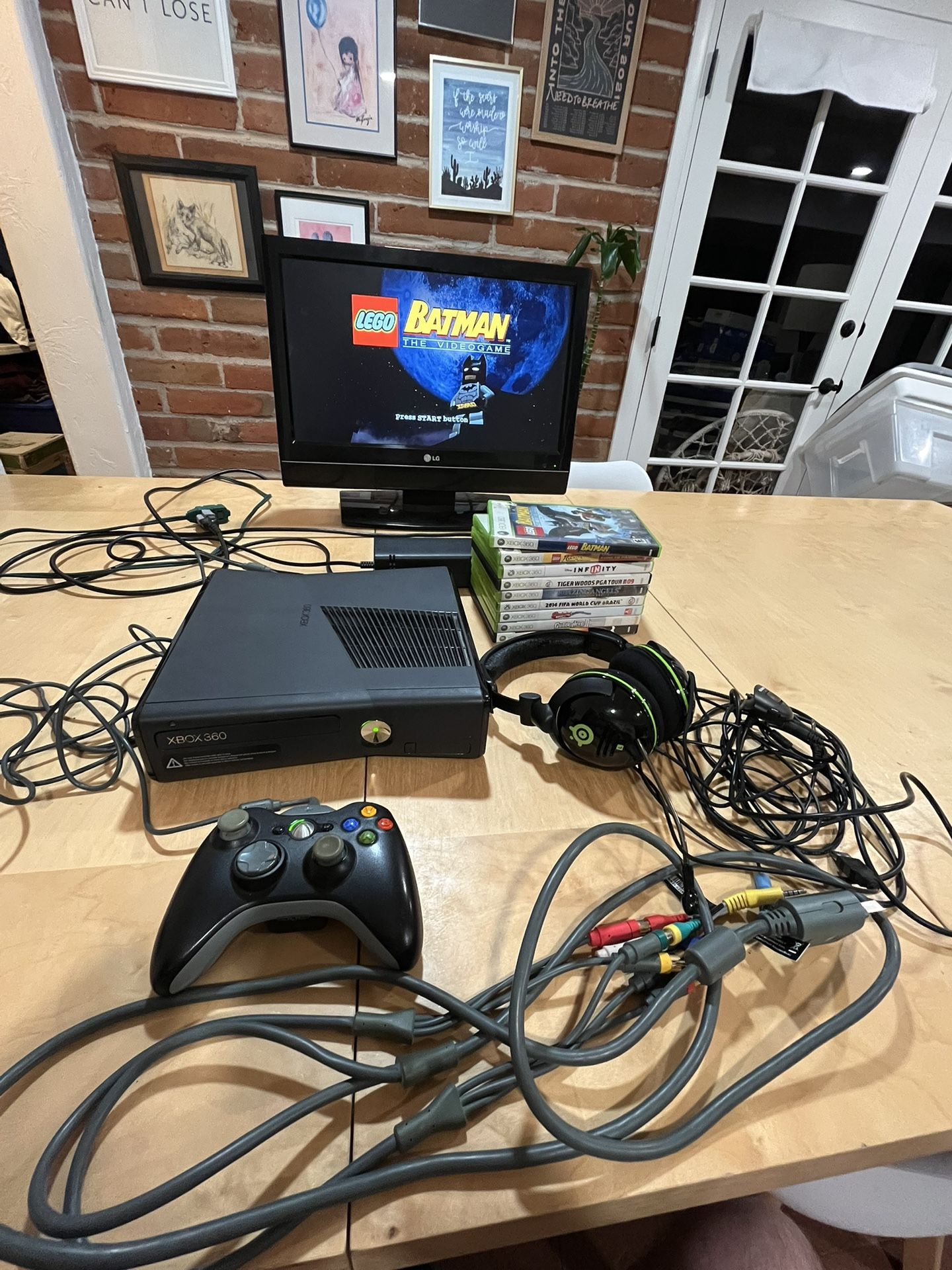 Xbox 360 Bundle With 9 Games & Headset