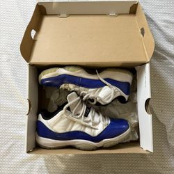 Jordan 11 Lows Size 6.5 Y , 8 W