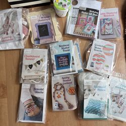 Lot Of 12 New Girls Craft Kits Please Read Post Before Messaging 