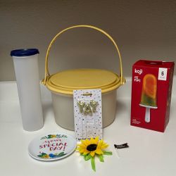 Tupperware, Original Cake Holder & Accessories-8 Pieces