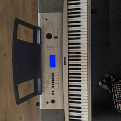 Yamaha YPG-235 76-Key Portable Grand Keyboard – Excellent Working Condition