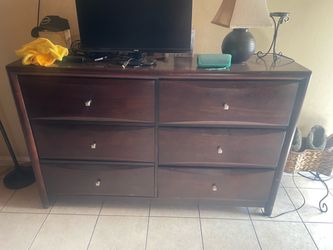 Dresser