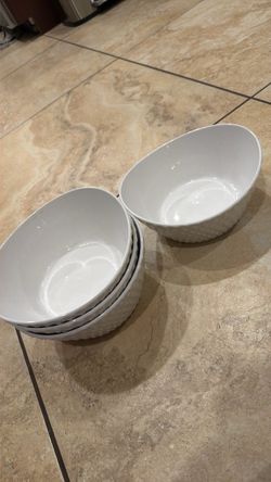 4 serving bowls from costco