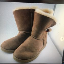 Kirkland Signature Womens Short Sheepskin Shearling Boots Brown and Tan Size 7