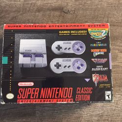 SUPER NINTENDO CLASSIC EDITION - WITH GAME - MUST HAVE!!! 
