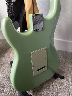 Fender Stratocaster (Surf Pearl)