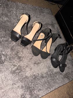 All size 7 Hardly  ever worn I can drop off take them out in 15