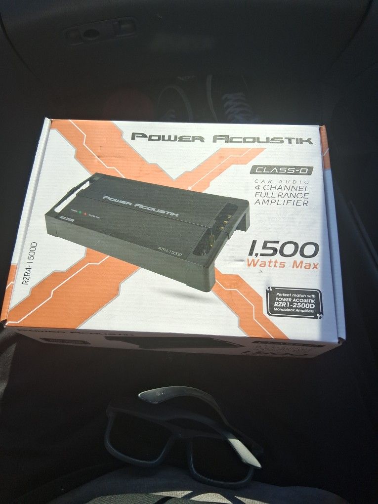 Power Accoustic 1500 Watt 4 Channel Amp