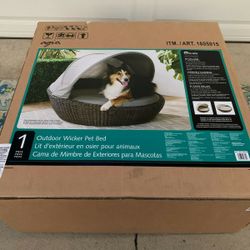 BRAND NEW IN BOX !!! Agio Huey Pet Bed Lounger with Sunbrella cushions and retractable shade