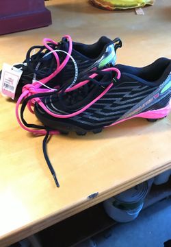 Girls cleats
