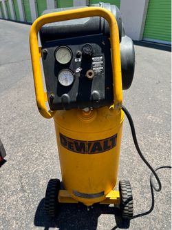 DeWalt D55168 15 Gallon 200psi portable air compressor.