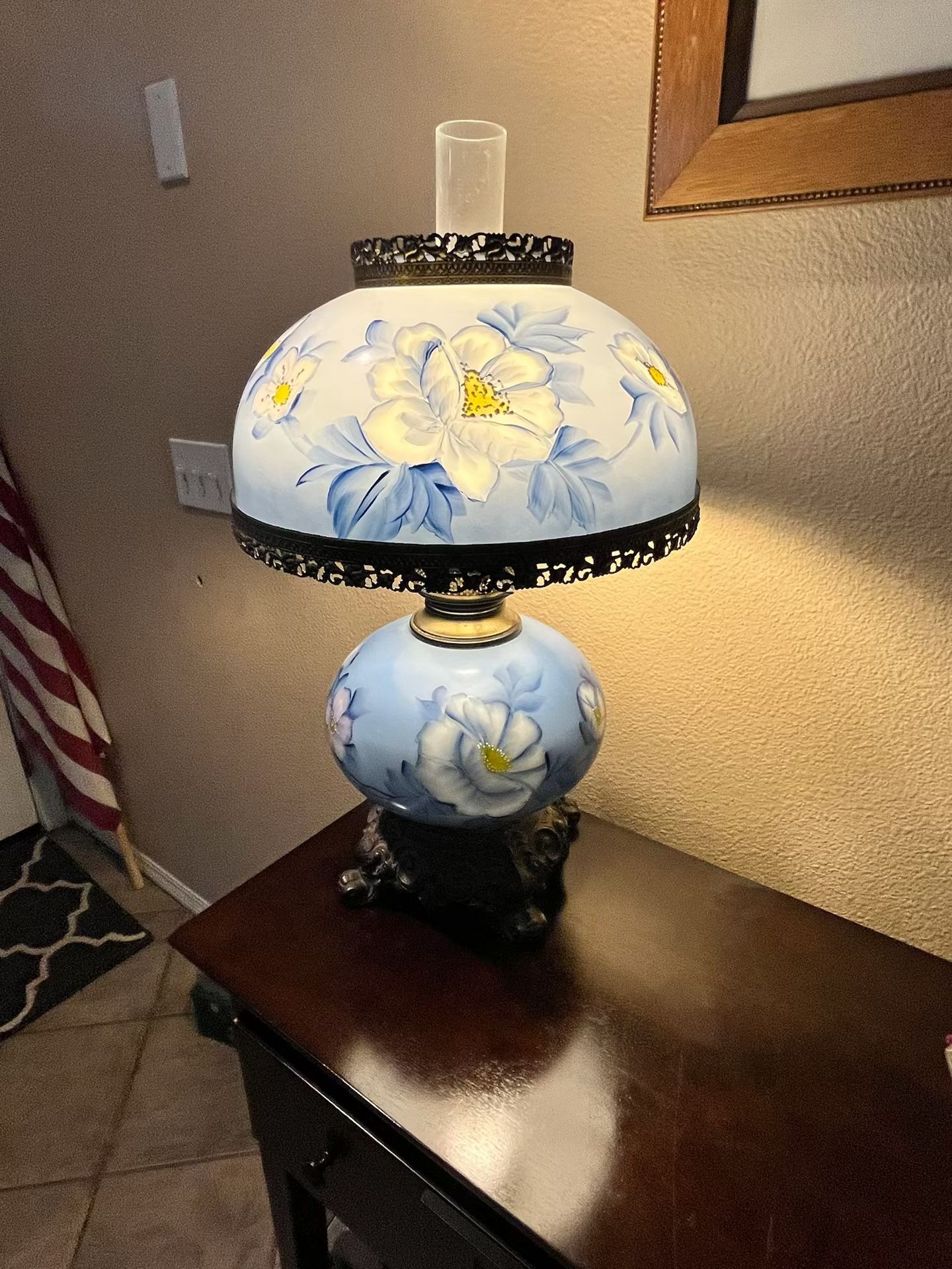 Vintage Floral Lamp