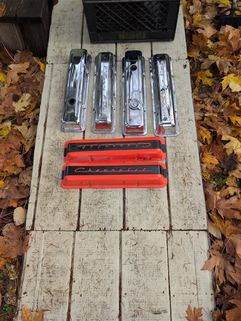 Three sets Of Chevy Valve Covers