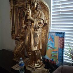 Statue