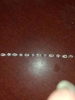 Rise gold diamond bracket
