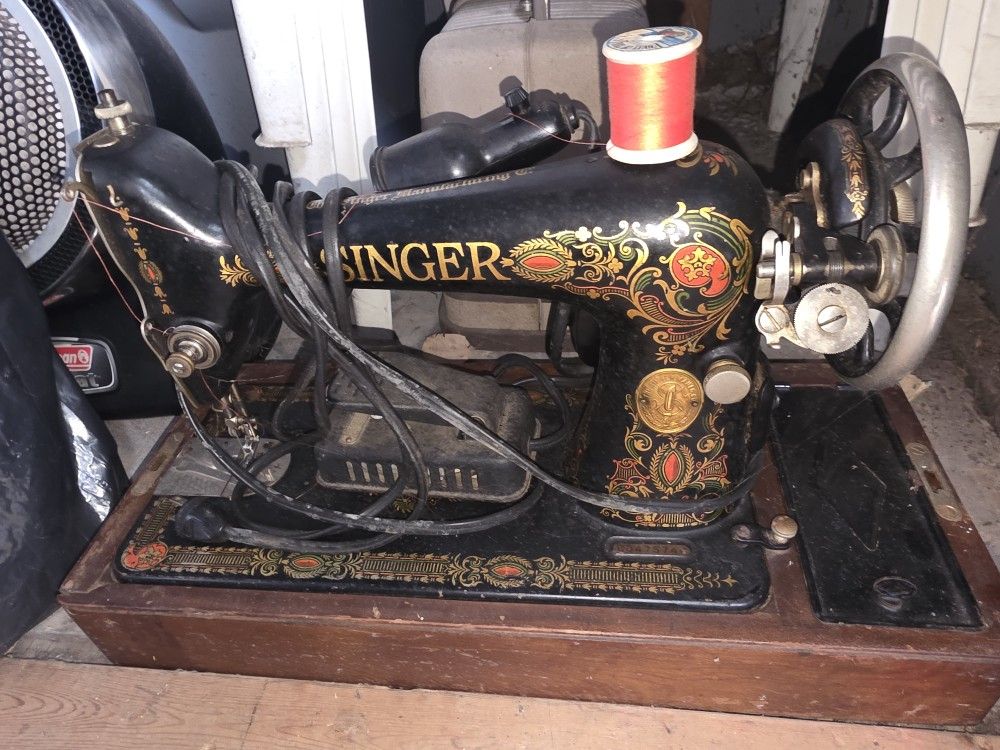 1910 G Series Vintage Singer Sewing Machine