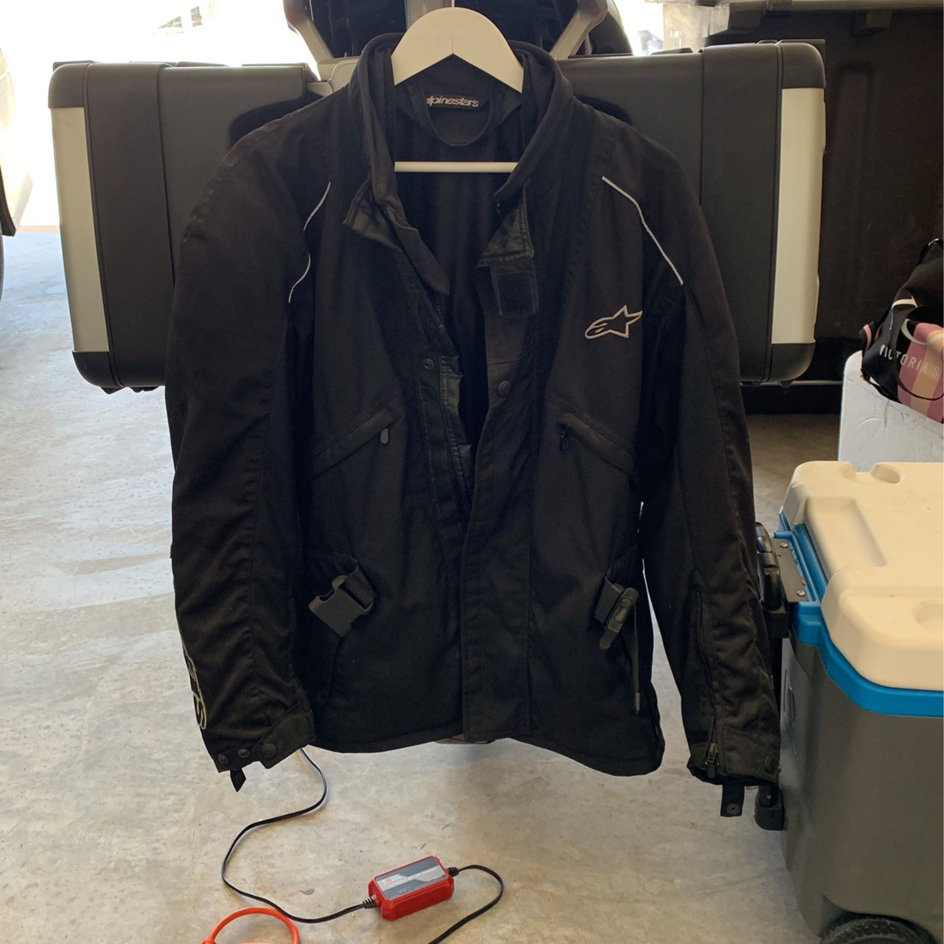 Photo Alpinestars Textile Motorcycle Jacket. Size Medium With Inner Lining Warmer.