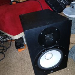 ** ONE (BLACK) YAMAHA HS8 ACTIVE POWERED SPEAKER