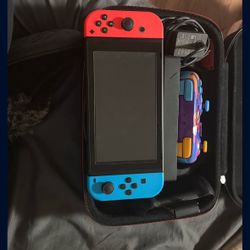 NINTENDO SWITCH W/ ACCESSORIES 