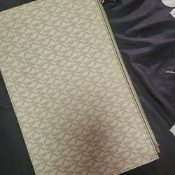 Michael Kors wrislet