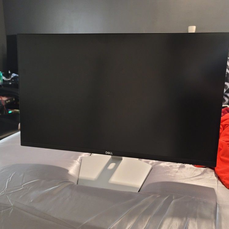 Dell S2721D Flat Screen Monitor