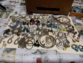 Earrings. Lot Of 60 Pairs 