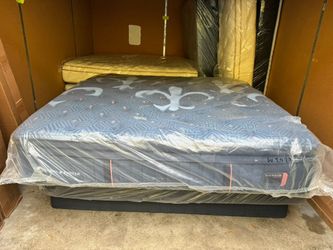 King Stearns & Foster Mattress - Brand New! Delivery Available  